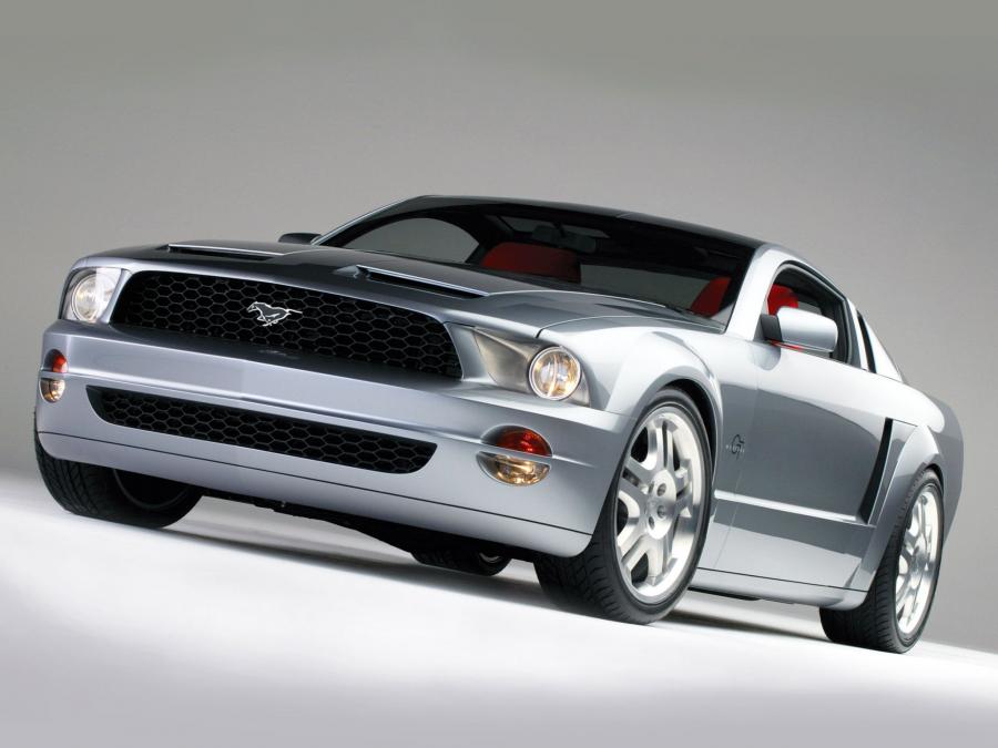  Ford Mustang GT Concept 2003 года  (фото 1 из 31)